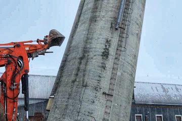 Groupe 132 | Démolition d'un silo à fourrage